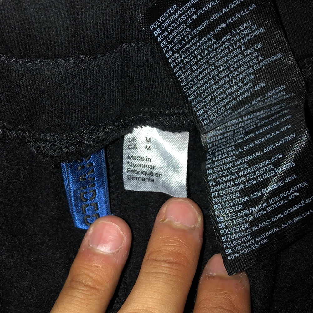 H&M black shorts - Picture 2 of 7